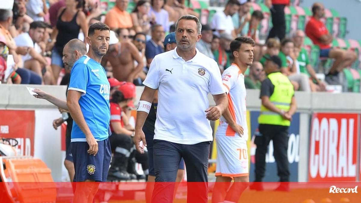 Fábio Pereira de saída do Marítimo