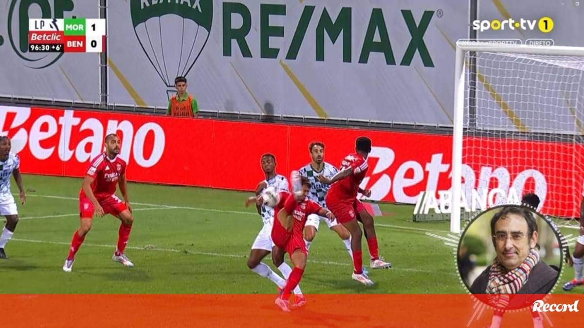 Iturralde González e o lance do empate do Benfica com o Moreirense: «Penálti claro e muito bem visto pelo árbitro»