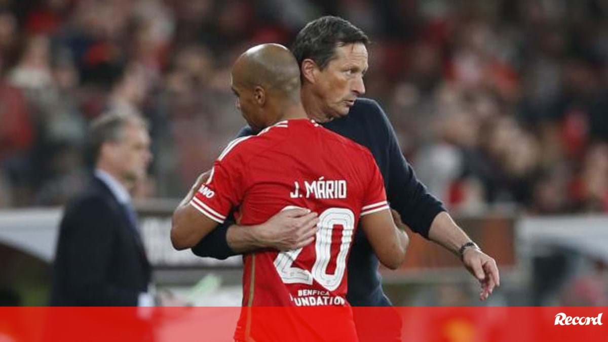 João Mário elogia Schmidt no adeus ao Benfica: «Taticamente muito bom, exigência muito grande e futebol muito atrativo»