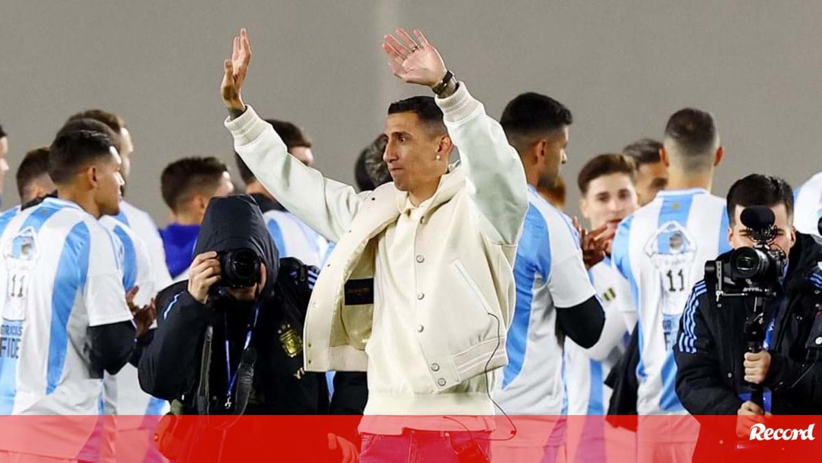 Di María estará hoje às ordens de Bruno Lage