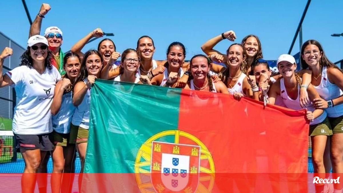 Seleção feminina na luta pelo 3.º lugar no Europeu jovem de padel