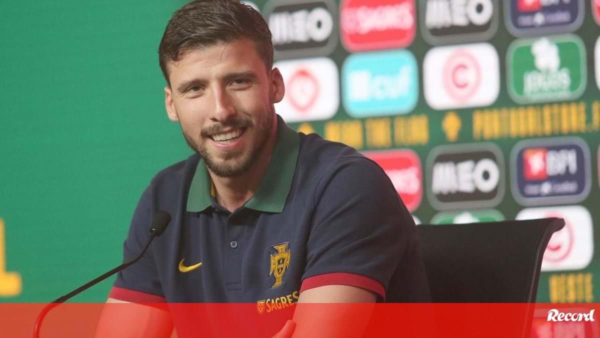 Rúben Dias faz a antevisão ao Portugal-Escócia em direto