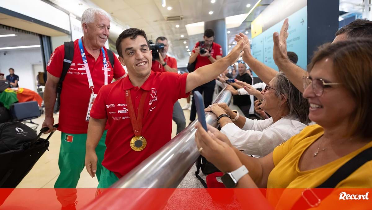 Paralímpicos: Campeão Miguel Monteiro homenageado em Viseu perante milhares de atletas