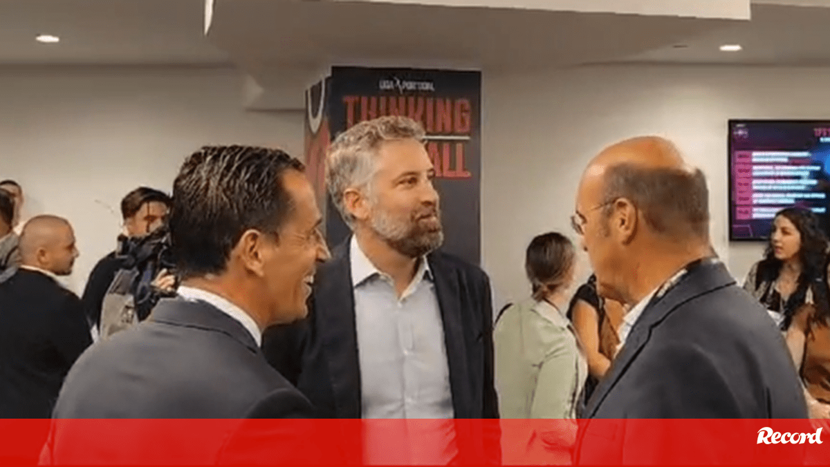 Pedro Nuno Santos de visita ao Thinking Football Summit