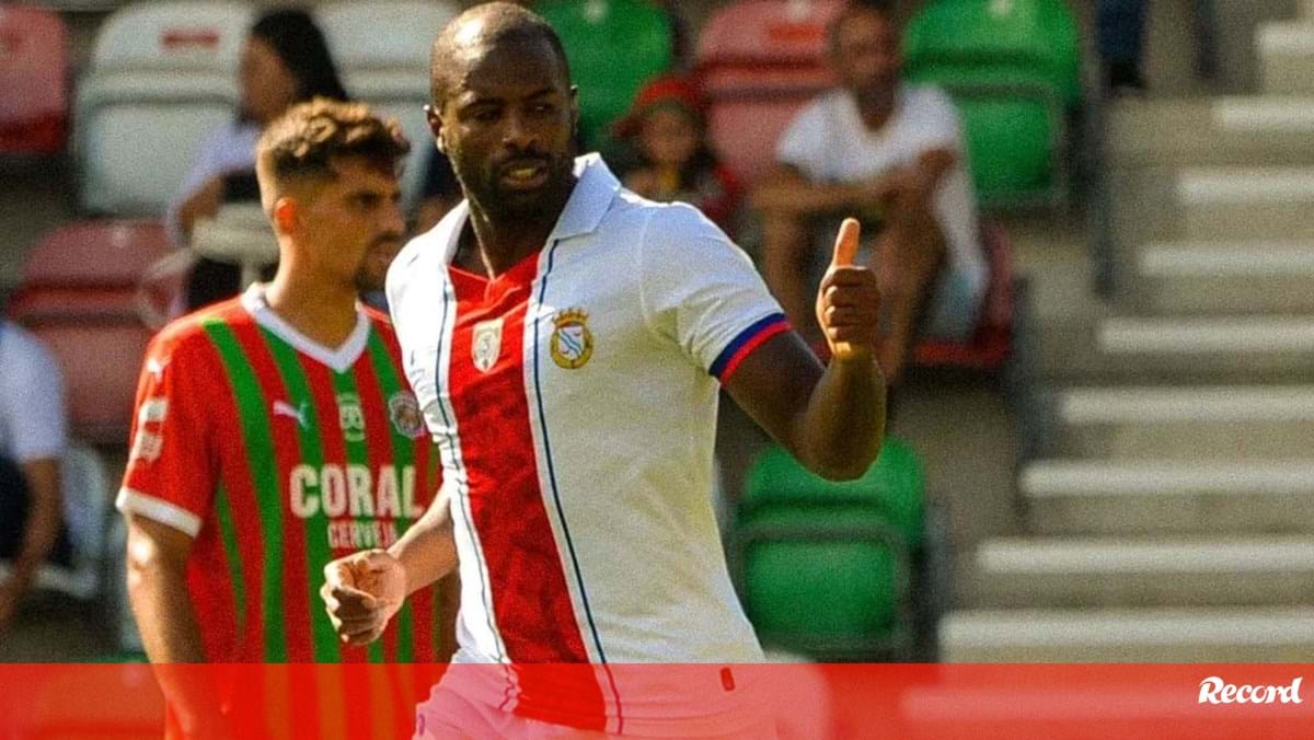 Marítimo-Alverca: 1-2: 'estreias' de treinadores só deram sorrisos de um lado do campo