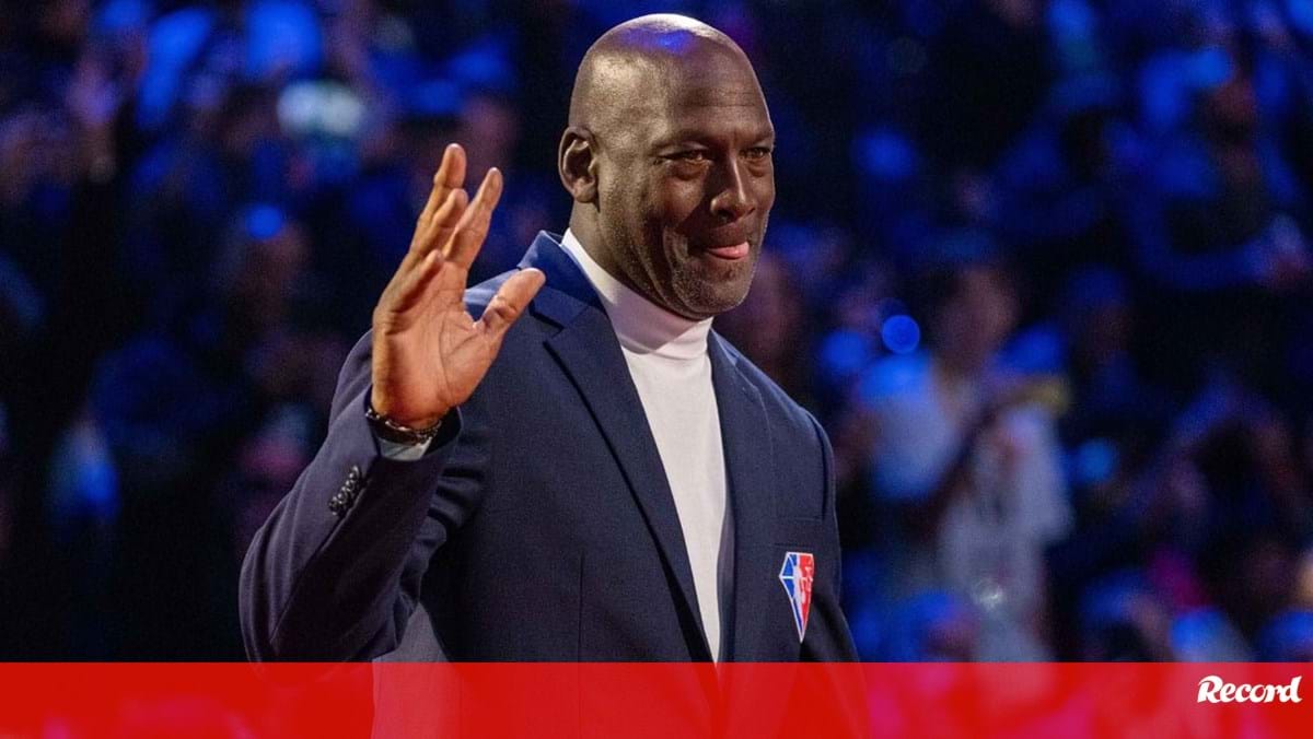 A preço de saldo: Michael Jordan 'despacha' mansão que tinha à venda há 12 anos