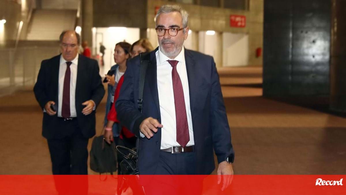 José Pereira da Costa explica continuação da AG: «Não fazia sentido interromper o processo»