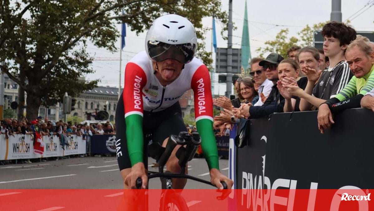 João Almeida abandona prova de fundo do Mundial de ciclismo após queda coletiva