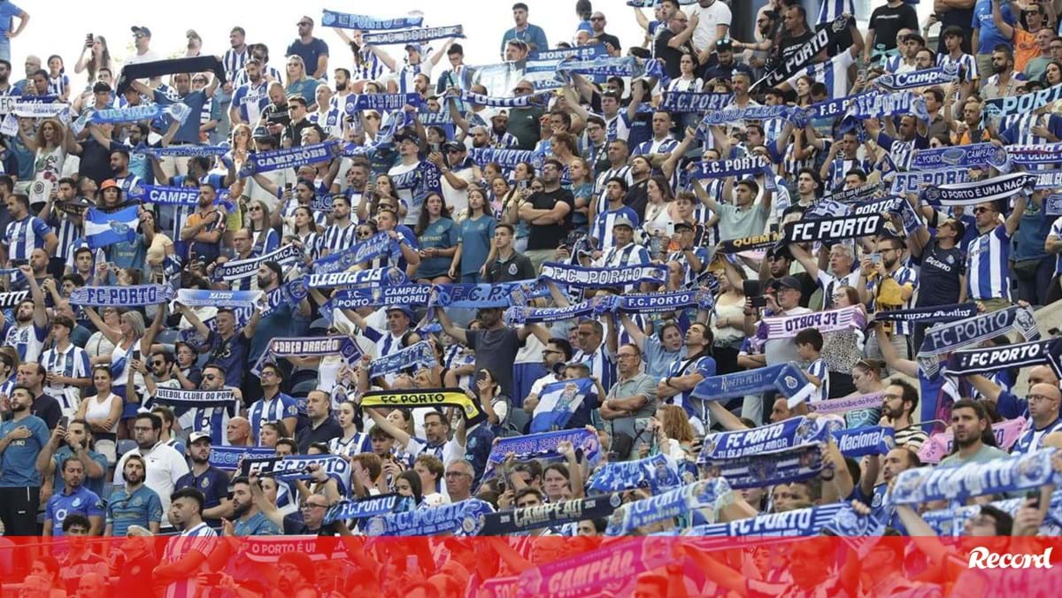 FC Porto anuncia lotação esgotada para a receção ao Manchester United