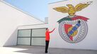 Kökçü interrompe 'wingardium leviosa' de Aktürkoglu para lhe mostrar o Benfica Campus