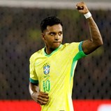 Rodrygo devolve alegria ao Brasil