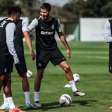 Dois regressos de lesão e mais 13 'reforços': confira as novidades no treino do Sporting