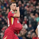 Diogo Jota bisa e Liverpool avança na Taça da Liga