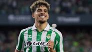 ABDE EZZAZOULI: O talentoso extremo marroquino teve uma época bastante proveitosa no Betis e acabou por ficar a título definitivo, por 7,5 milhões de euros (50%). Porém, os catalães têm uma cláusula de recompra de 20 milhões