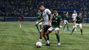 Hugo, lateral do Botafogo, esteve na mira da SAD do Famalicão