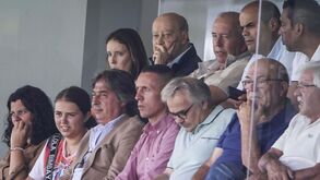Pinto da Costa na bancada a assistir ao Feirense-Benfica B
