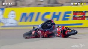 O acidente que tirou Pecco Bagnaia do GP de Aragão: italiano culpa Alex Márquez pelo incidente