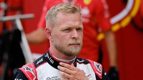 Kevin Magnussen banido por uma corrida por superar limite de pontos de penalização