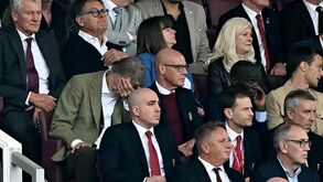 Man. United perdeu e esta reação de Jim Ratcliffe está a dar que falar