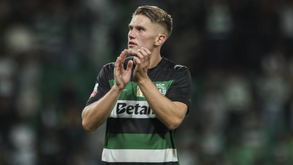 «Não há lugar como a nossa casa»: Gyökeres rendido ao ambiente criado pelos adeptos do Sporting no clássico