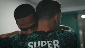 Sporting mostra regresso de St. Juste: as imagens do central em pleno clássico