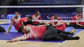 Brasileiro defrontou 'gigante' iraniano de 2,46m nos Paralímpicos: «Não há nada a fazer, joga outro desporto»