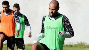 Wilson Eduardo negoceia com Alverca