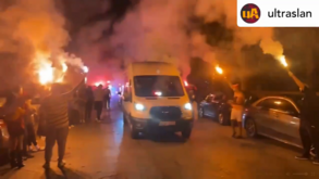 Loucura em Istambul para receber Victor Osimhen: adeptos esperaram até às 4 da manhã