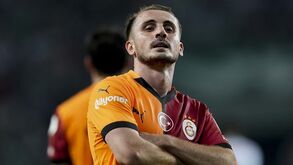 Akturkoglu deixa mensagem emocionada no adeus ao Galatasaray: «Com algumas lágrimas a caírem...»