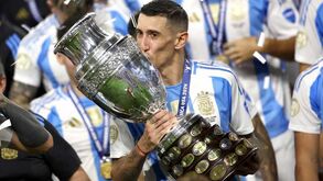 «Despedida de Di María parte-me o coração»: jogadores da seleção argentina e a homenagem ao extremo do Benfica