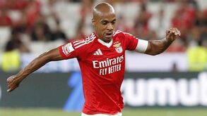 Benfica oficializa saída de João Mário