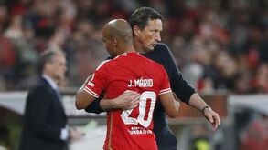João Mário elogia Schmidt no adeus ao Benfica: «Taticamente muito bom, exigência muito grande e futebol muito atrativo»