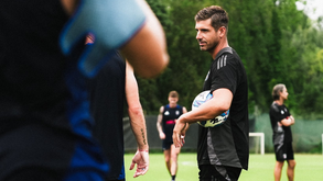 Miguel Veloso pendura as botas e vai seguir carreira de treinador 