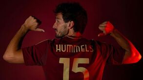 Mats Hummels reforça Roma