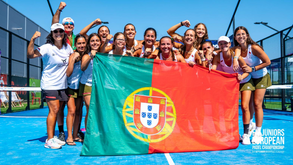 Seleção feminina nas meias-finais do Campeonato da Europa de Padel jovem