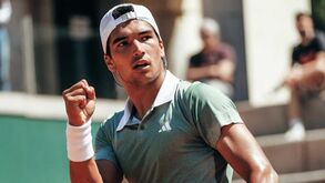 Henrique Rocha nas meias-finais do challenger de Cassis