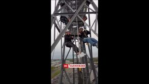 Adepto pede namorada em casamento... pendurado no holofote do estádio do Feyenoord