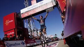 Primoz Roglic vence 19.ª etapa e é o novo líder da Volta a Espanha