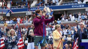 Jannik Sinner derrota Taylor Fritz em três sets e conquista US Open