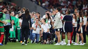 Missões olímpica e paralímpica foram ovacionadas ao intervalo do Portugal-Escócia