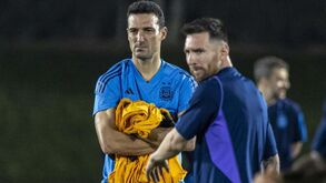 Scaloni: «É difícil para uma equipa não depender de Messi»