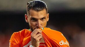 Rafa Mir insiste na tese de relações consentidas e pede desculpa ao Valencia