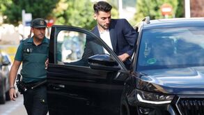 Valencia abre processo a Rafa Mir e questiona o seu profissionalismo