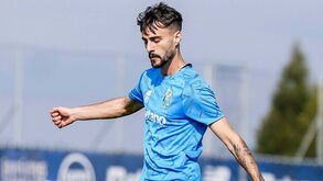 Departamento médico do FC Porto tem novo paciente: Fábio Vieira lesionado