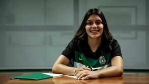 Érica Cancelinha assina contrato profissional com o Sporting