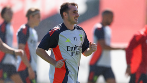 Bruno Lage já conta com os reforços: as imagens de Aktürkoglu, Amdouni e Issa Kaboré em ação no Benfica Campus