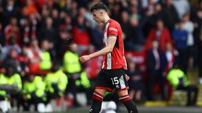 Pai de internacional bósnio acusa nora de magia negra e jogador responde: «Fez coisas horríveis à pessoa que amo»