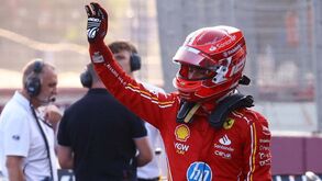 Charles Leclerc conquista quarta pole consecutiva em Baku