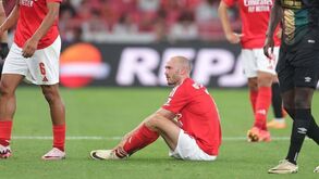 Uma raridade na vida de Aursnes: saiba quantas vezes se lesionou o médio do Benfica