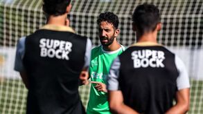 Treino do Sporting com dois reforços da formação